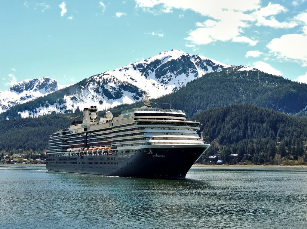 Nuestro buque, el Westerdam fondeando en Alaska CRUCEROS WESTERDAM HOLLAND AMERICA LINE CRUCEROS CARIBE CRUCEROS ALASKA CRUCEROS HOLLAND AMERICA PACIFICO CRUCEROS SEATTLE ALASKA
